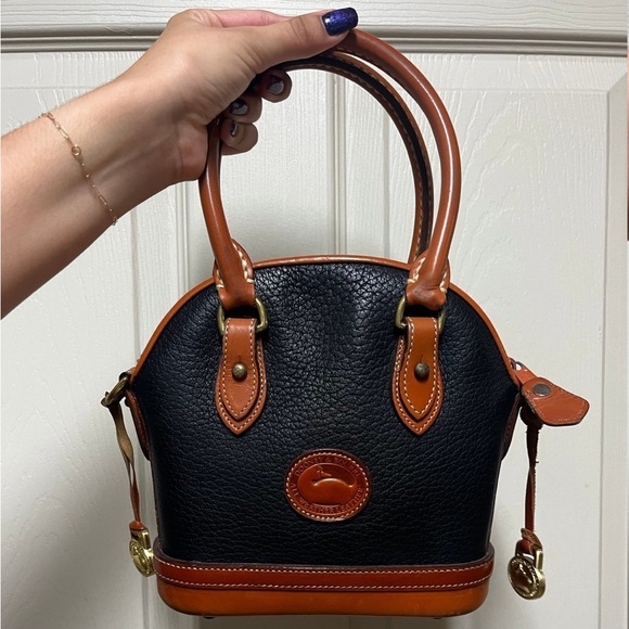 Dooney and Bourke vintage handbag - Picture 1 of 8